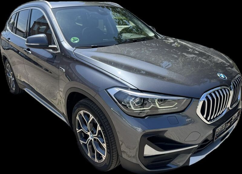 Mineralgrau metallic Gebraucht 2022 BMW X1 xLine SUV | 28.600 € (Fairer Preis) - Bild 1/4