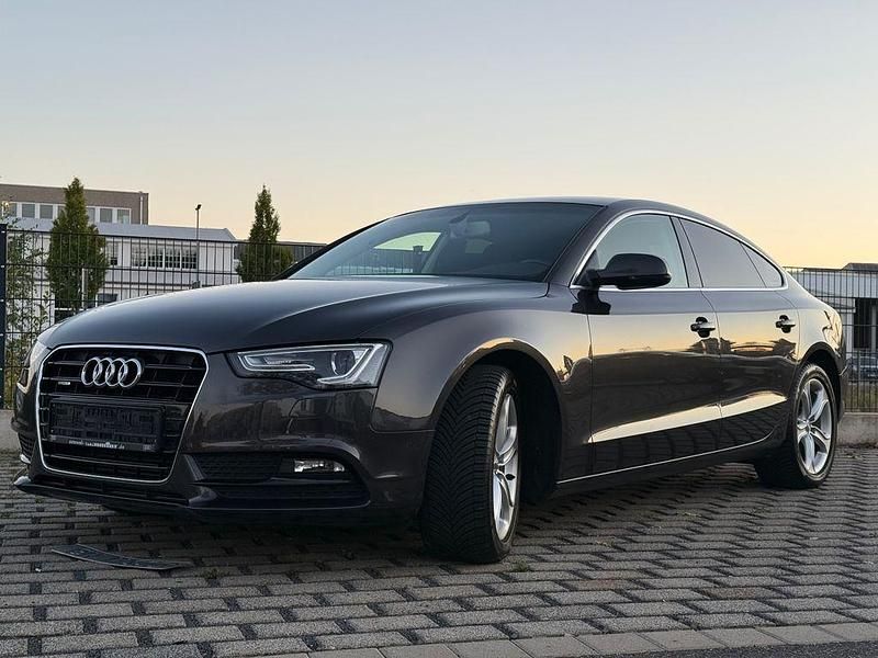 Grau Gebraucht 2014 Audi A5 Sportback Sport Kleinwagen | 14.300 € (Guter Preis) - Bild 1/4