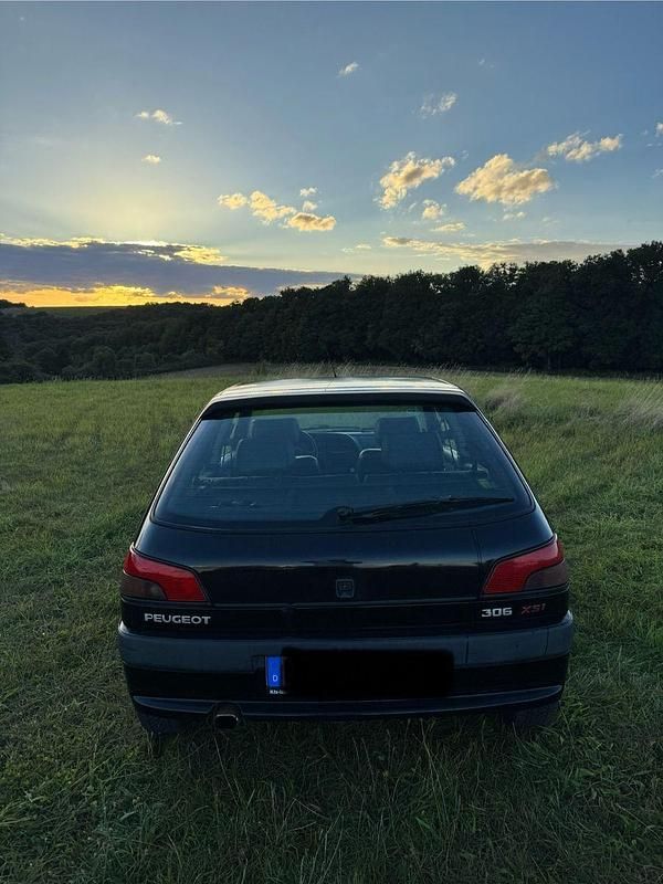 Gebraucht Peugeot 306 121 PS (88 kW) 1994 Schwarz Limousine