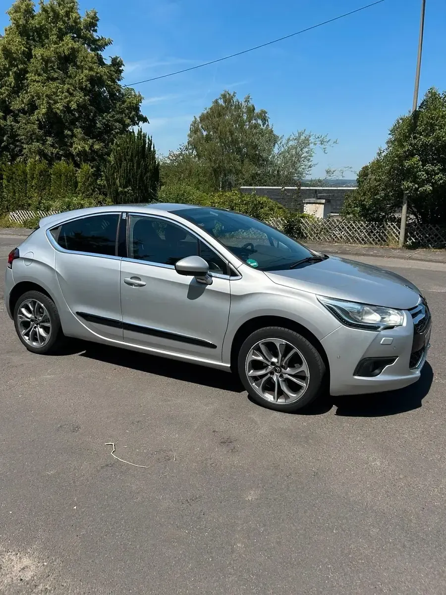 Gebraucht Citroën DS4 So Chic 111 PS (81 kW) 2011 Grau Kleinwagen