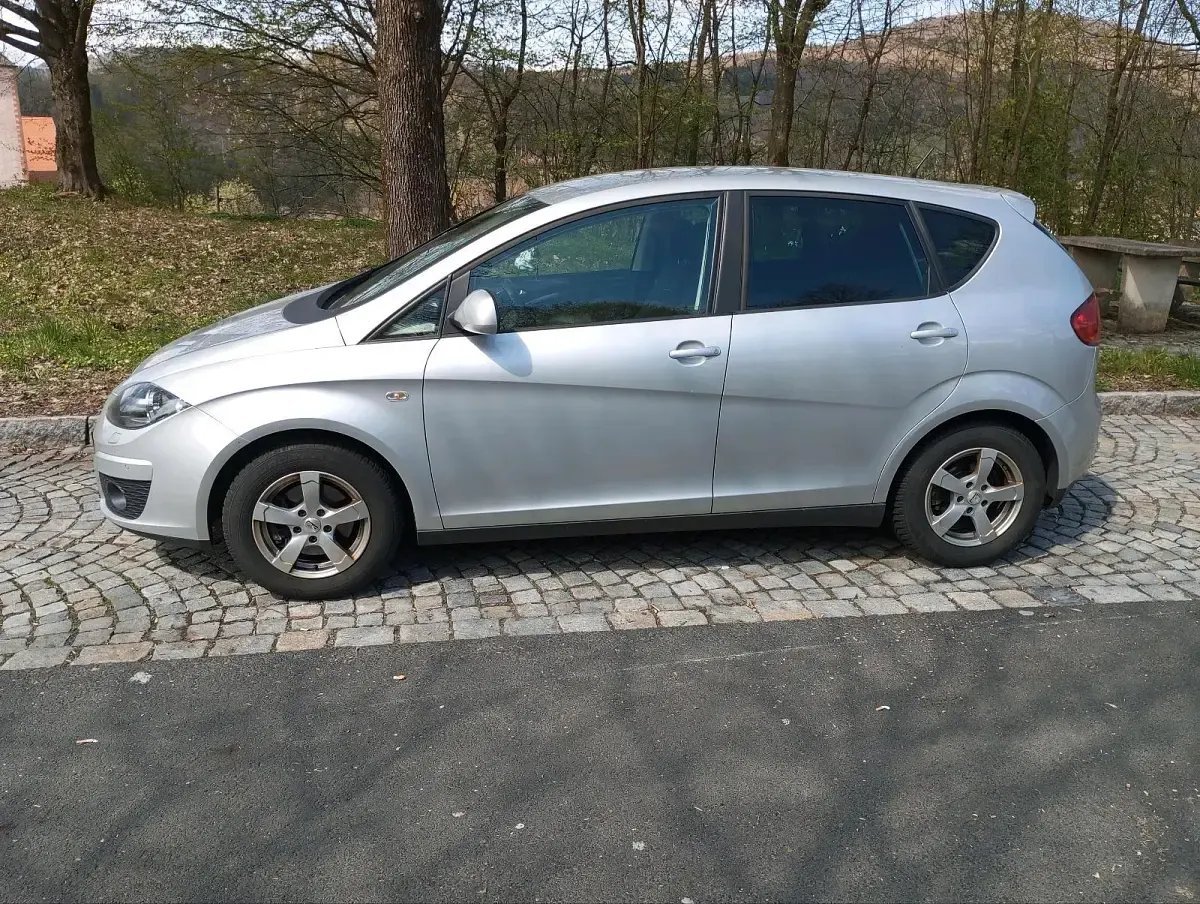 Usado Seat Altea 105 HP (77 kW) 2014 Prateado Monovolume