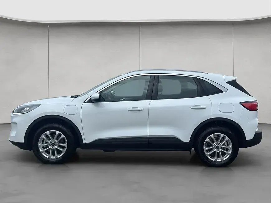 Second-hand Ford Kuga Titanium 152 CP (111 kW) 2022 Alb SUV