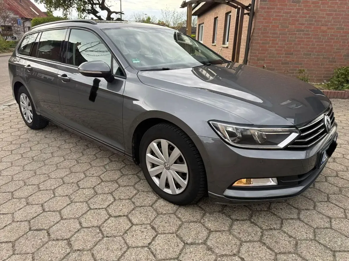 Gebraucht VW Passat Comfortline 150 PS (110 kW) 2015 Grau Kombi