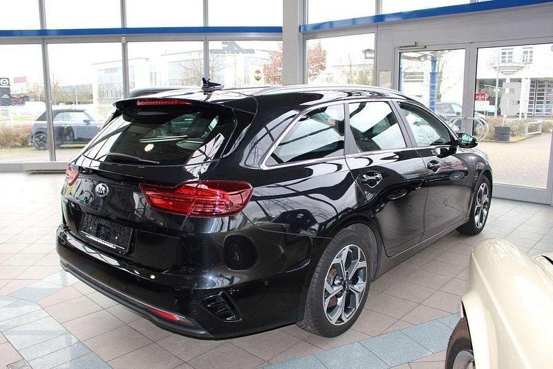 Gebraucht Kia Ceed 140 PS (102 kW) 2019 Schwarz Kleinwagen
