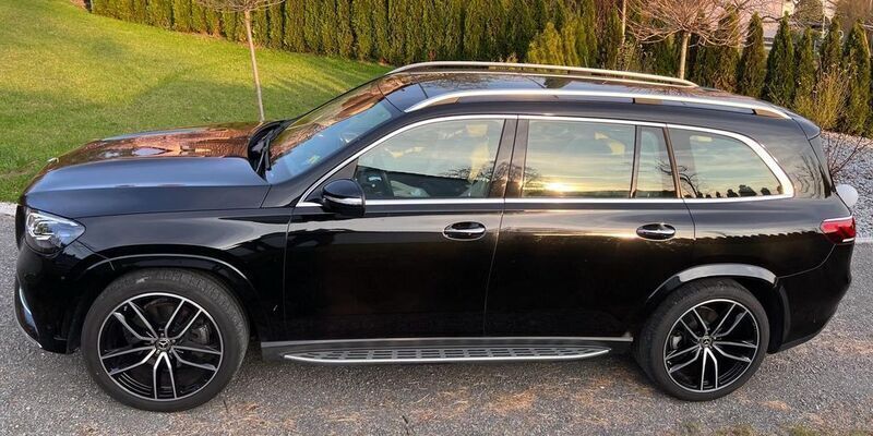 Schwarz Gebraucht 2023 Mercedes GLS580 AMG line SUV | 109.900 € (Teuer) - Bild 1/4