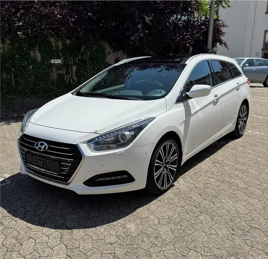 Gebraucht Hyundai i40 141 PS (103 kW) 2016 Weiß Kombi