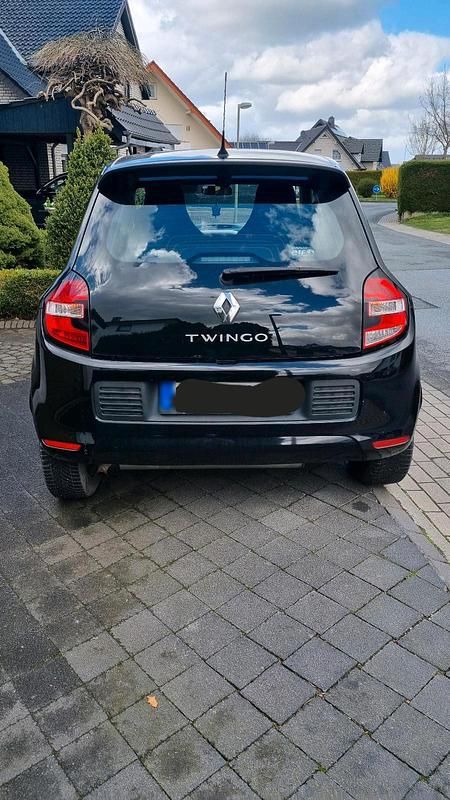 Second-hand Renault Twingo 70 CP (51 kW) 2016 Negru Hatchback
