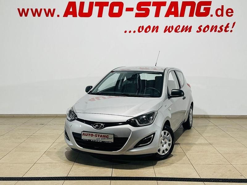 Gebraucht Hyundai i20 Edition 86 PS (63 kW) 2015 Silber Kleinwagen