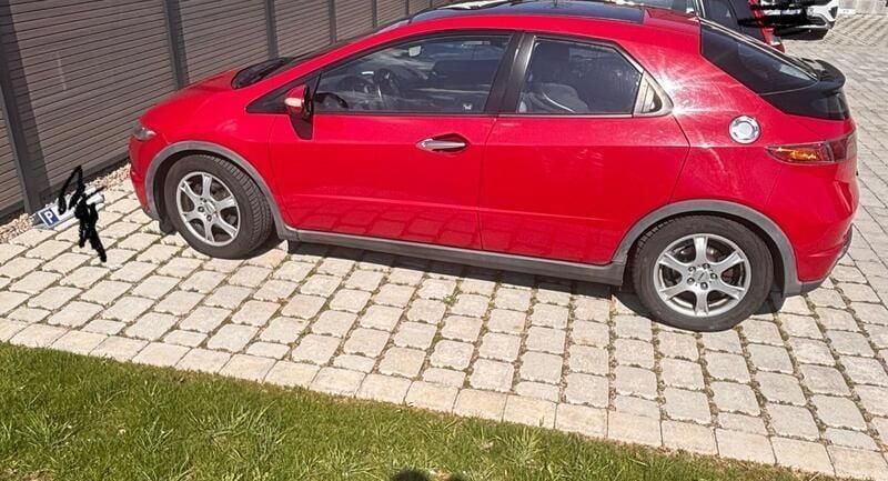 Rot Gebraucht 2006 Honda Civic Sport Limousine | 3.500 € (Guter Preis) - Bild 1/4