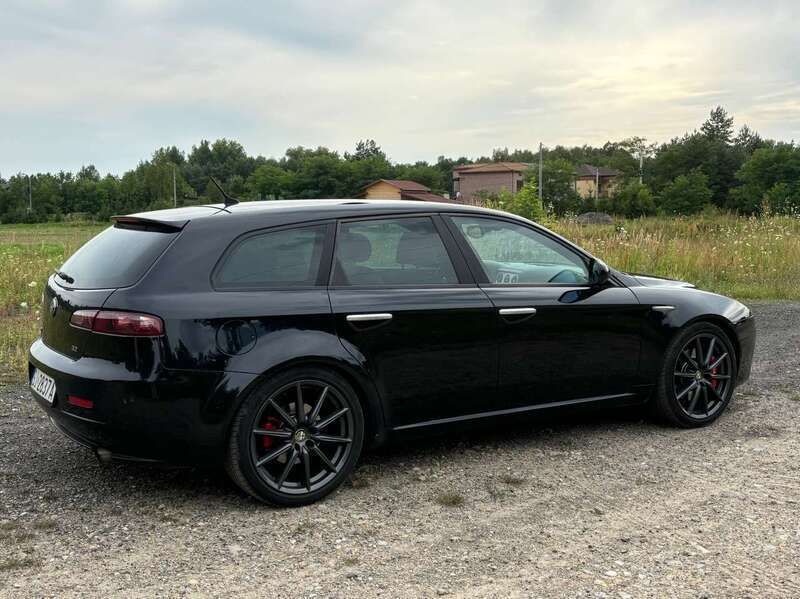 Schwarz Gebraucht 2006 Alfa Romeo 159 Progression Kombi | 8.000 € - Bild 1/4