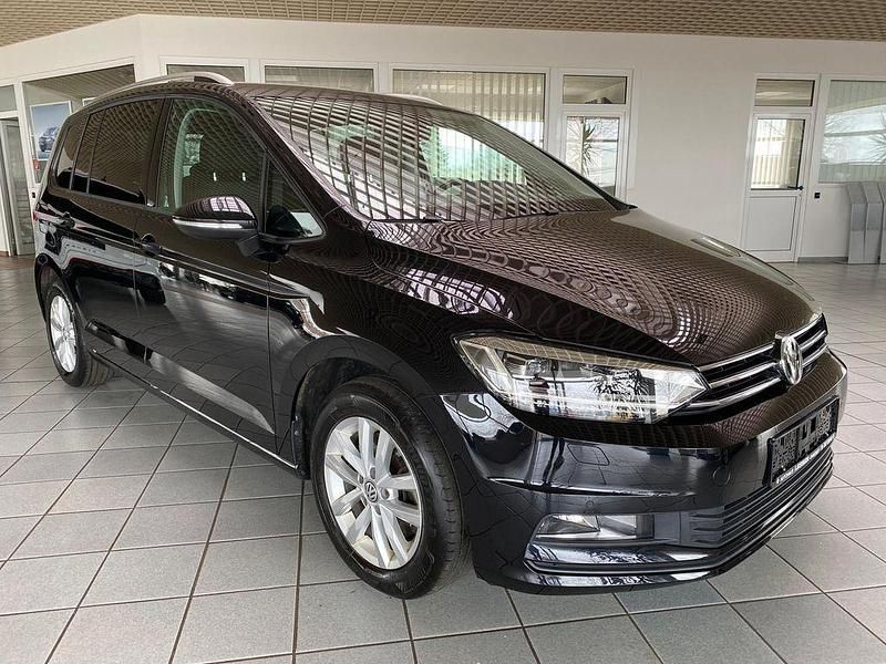 Gebraucht VW Touran Comfortline 150 PS (110 kW) 2016 Deep black perleffekt Van / Kleinbus