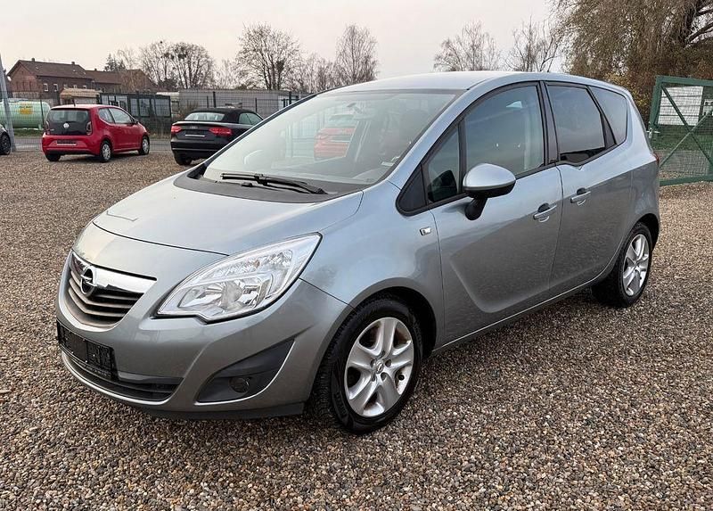 Gebraucht Opel Meriva Design Edition 110 PS (80 kW) 2012 Silber Van / Kleinbus