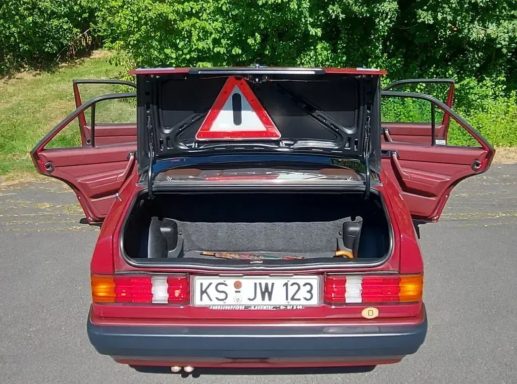 Gebraucht Mercedes 190 122 PS (89 kW) 1991 Rot Limousine