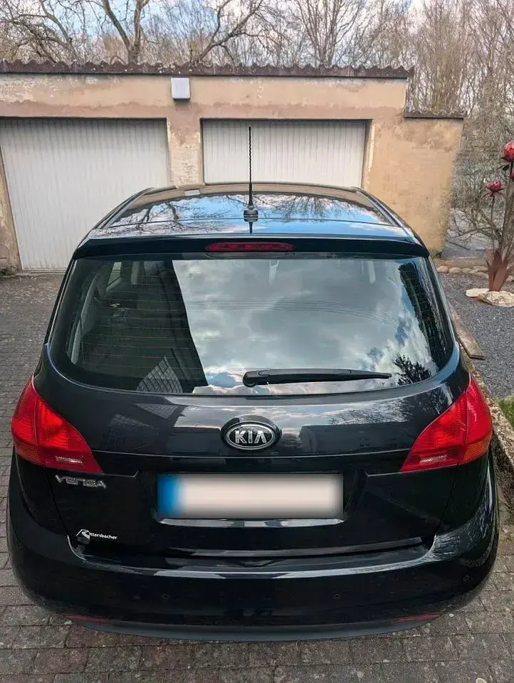 Gebraucht Kia Venga 90 PS (66 kW) 2014 Schwarz Kleinwagen