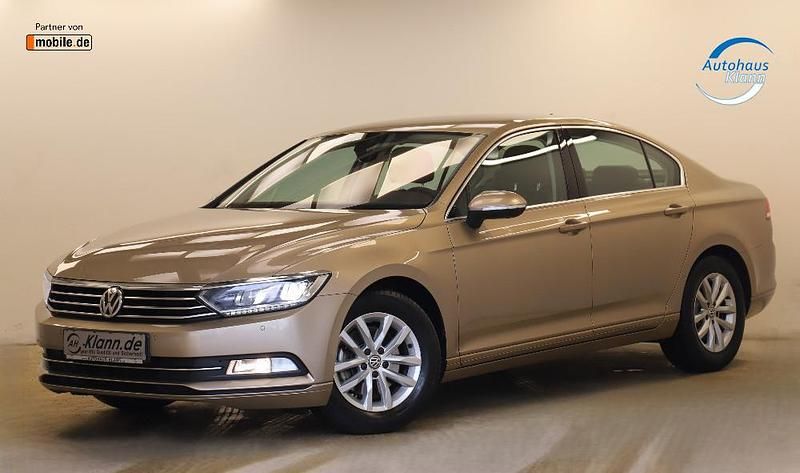 Gebraucht VW Passat 125 PS (91 kW) 2016 Gold Limousine