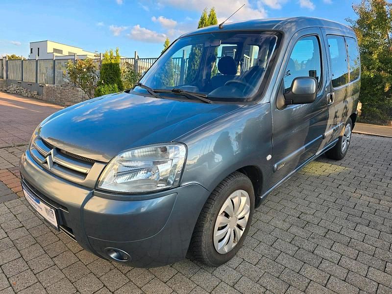 Grau Gebraucht 2006 Citroën Berlingo Van / Kleinbus | 3.299 € (Etwas zu teuer) - Bild 1/4