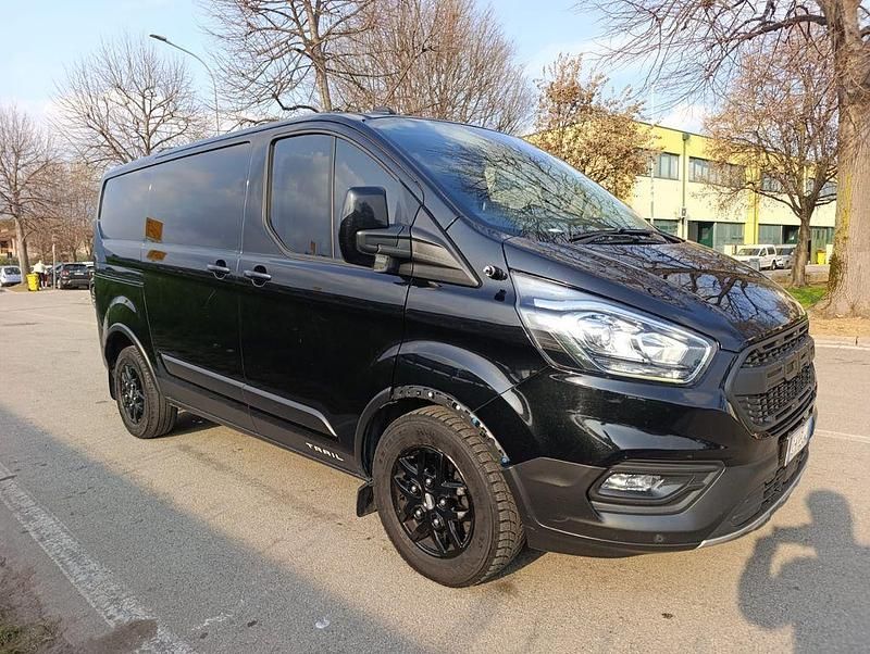 Gebraucht Ford Transit Custom 170 PS (125 kW) 2022 Schwarz Van / Kleinbus