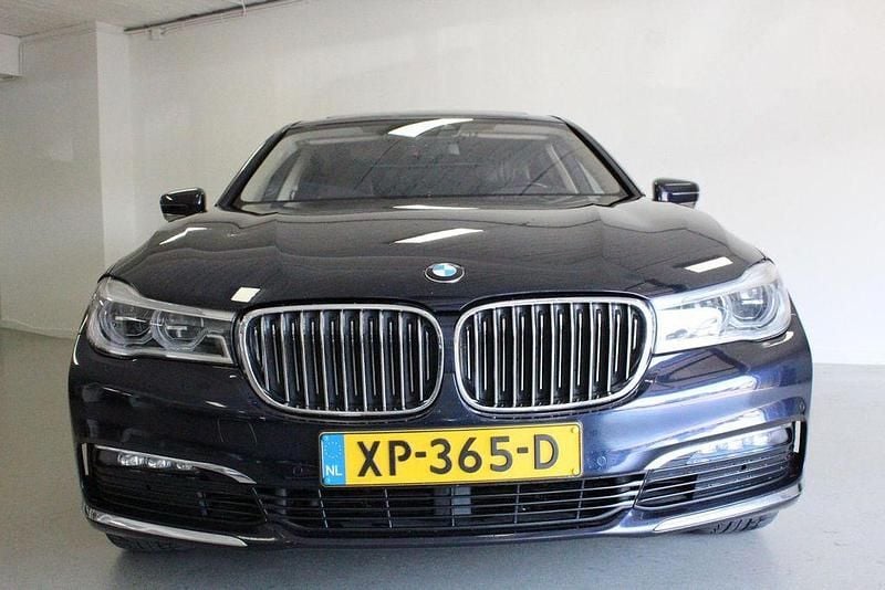 Usata BMW 740 Executive 2019 Blu Berlina