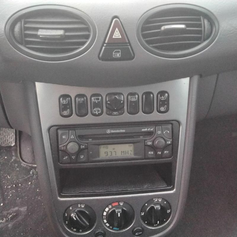 Gebraucht Mercedes A160 Avantgarde 102 PS (75 kW) 2003 Schwarz Van / Kleinbus