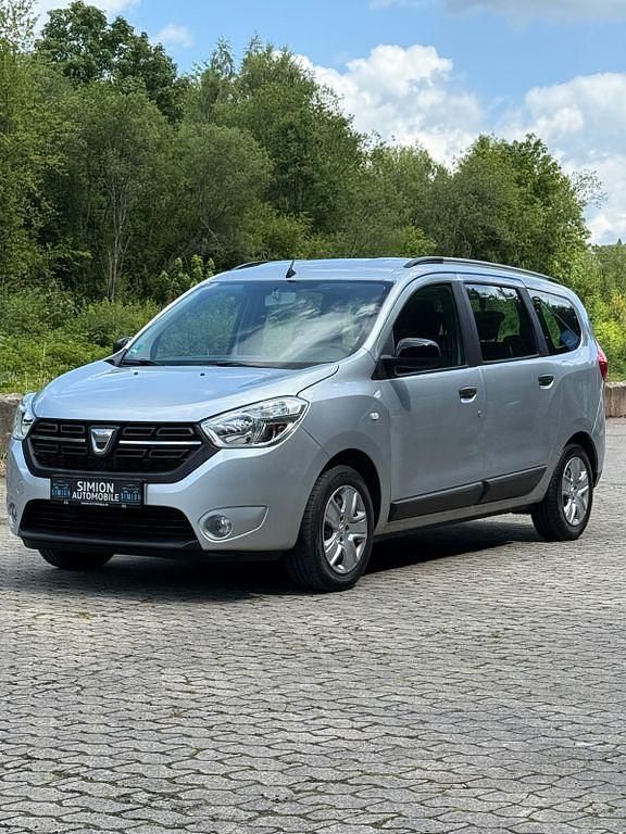 Silber Gebraucht 2021 Dacia Lodgy Comfort Van / Kleinbus | 13.400 € (Fairer Preis) - Bild 1/2
