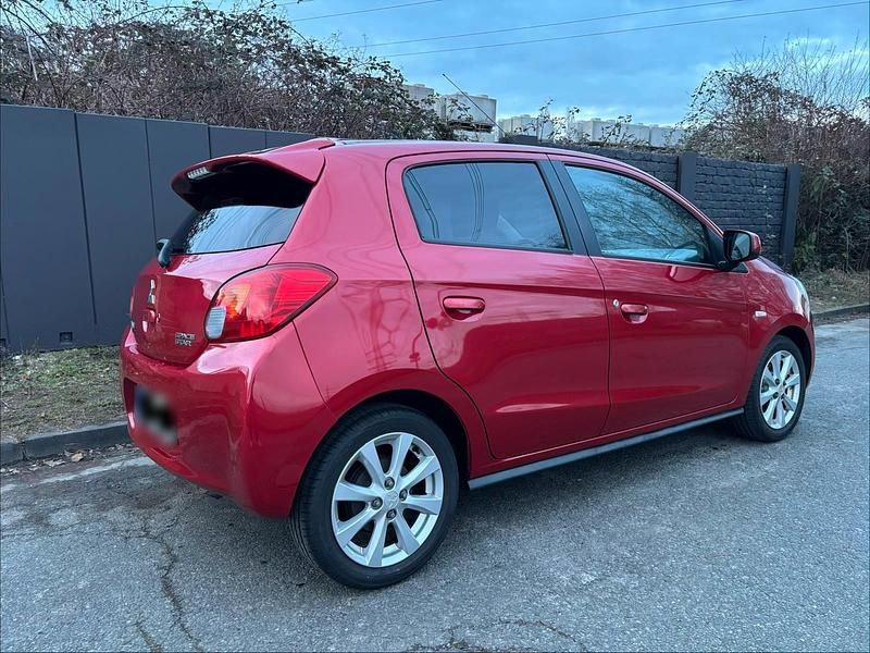 Gebraucht Mitsubishi Space Star 80 PS (58 kW) 2014 Rot Van / Kleinbus