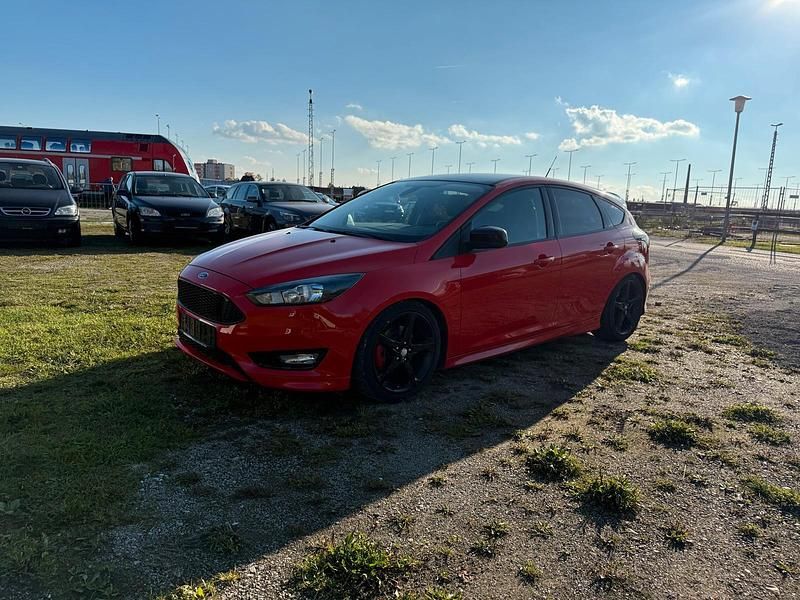 Gebraucht Ford Focus ST-Line 150 PS (110 kW) 2016 Racerot Limousine