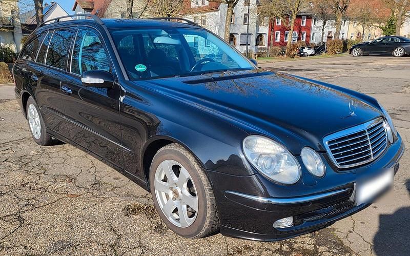 Gebraucht Mercedes E220 Avantgarde 150 PS (110 kW) 2004 Schwarz Kombi