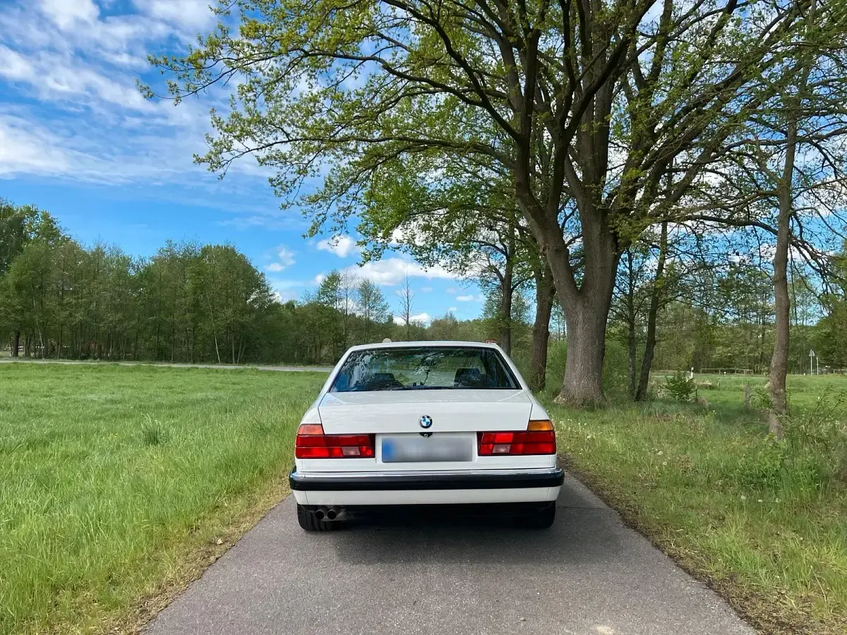 Gebraucht BMW 730 218 PS (160 kW) 1992 Weiß Limousine