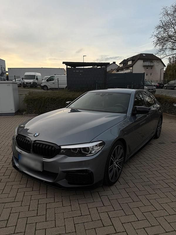 Grau Gebraucht 2017 BMW 540 M Sport Limousine | 32.000 € (Etwas zu teuer) - Bild 1/4
