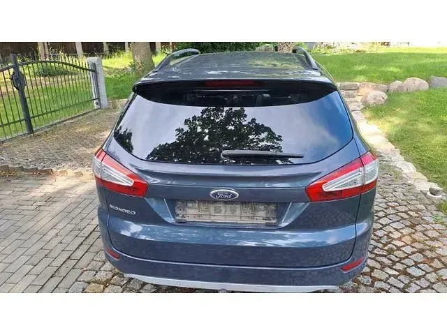 Gebraucht Ford Mondeo 140 PS (102 kW) 2011 Midnight sky grau Kombi