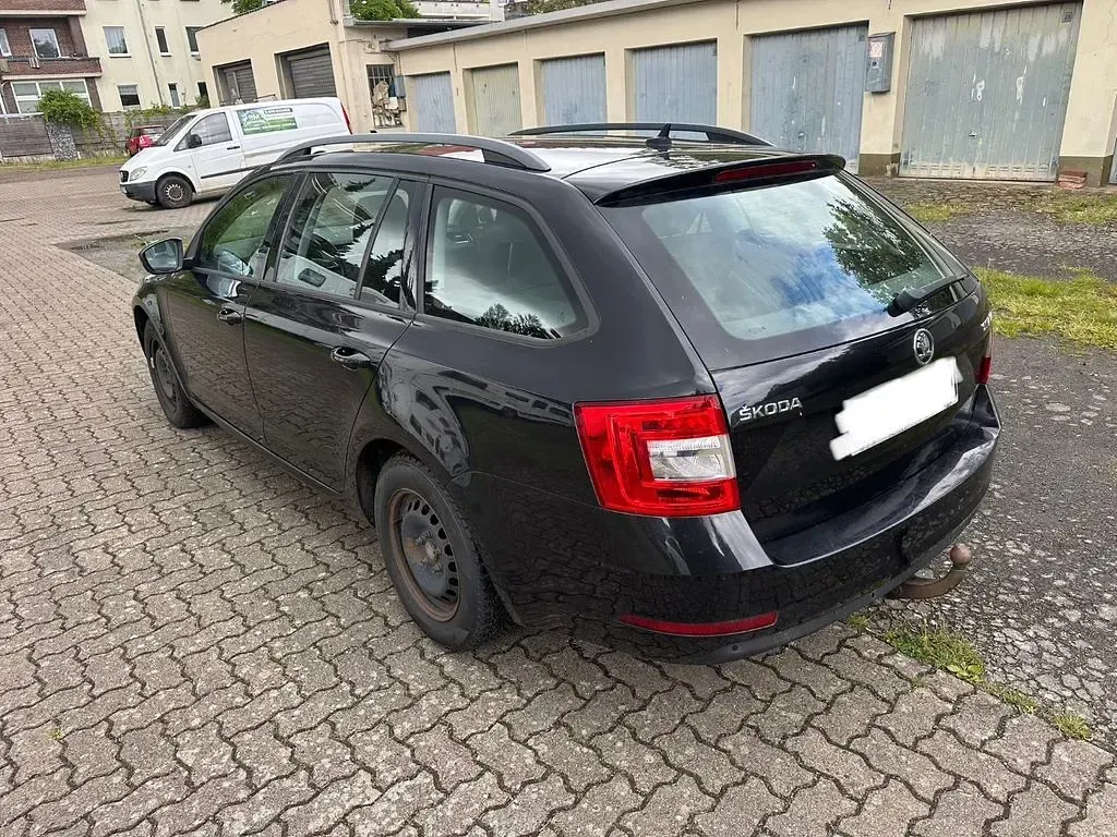 Gebraucht Skoda Octavia Ambition 116 PS (85 kW) 2018 Schwarz Kombi
