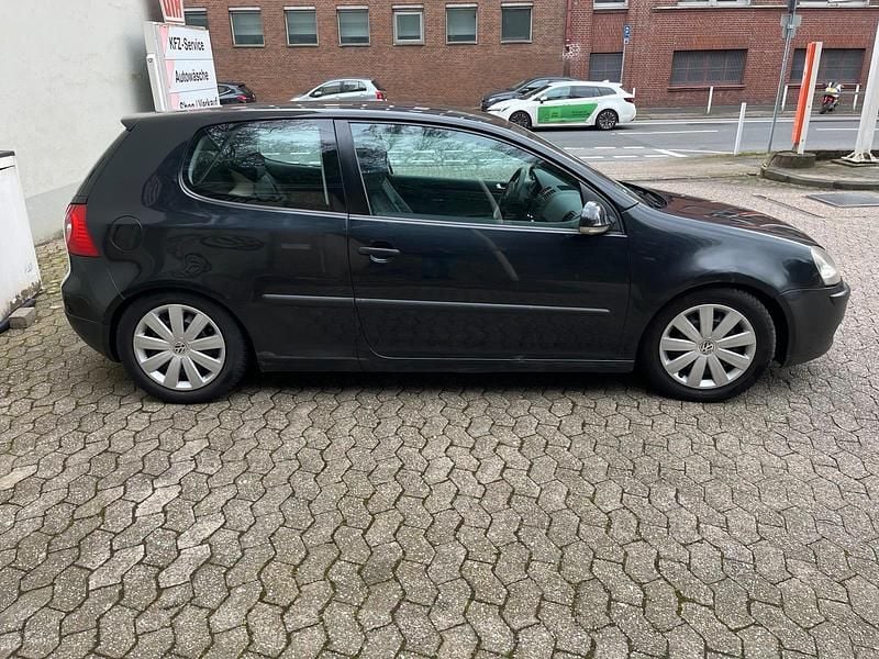 Gebraucht VW Golf V 75 PS (55 kW) 2004 Schwarz Kleinwagen