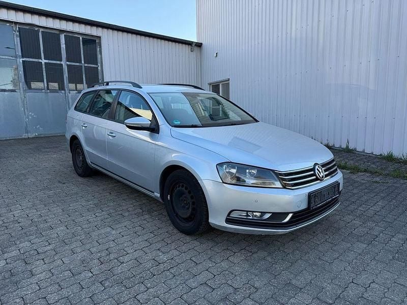 Gebraucht VW Passat Trendline 105 PS (77 kW) 2011 Silber Kombi