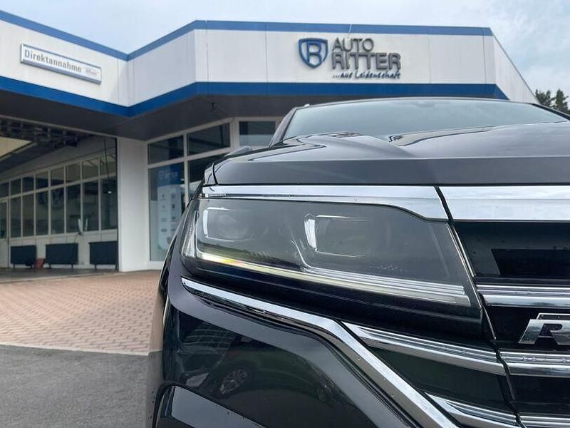 Gebraucht VW Touareg R-line 422 PS (310 kW) 2019 Deep black perleffekt (metallic) SUV