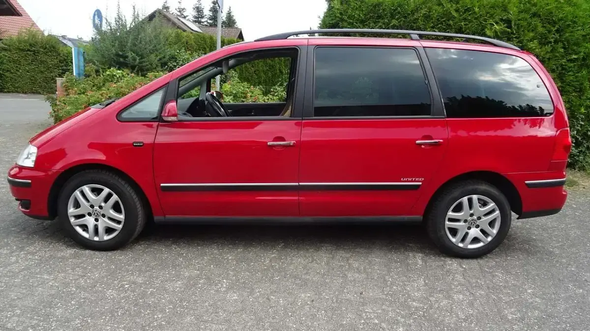 Gebraucht VW Sharan United 140 PS (102 kW) 2010 Rot Van / Kleinbus