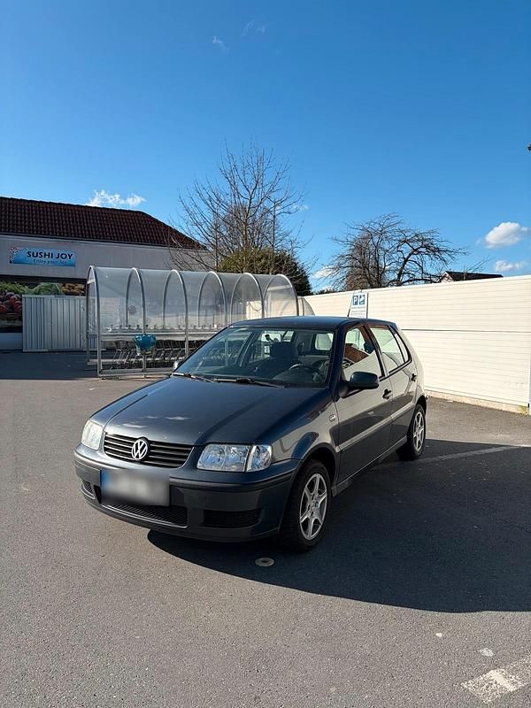 Gebraucht VW Polo 60 PS (44 kW) 2001 Grau Kleinwagen