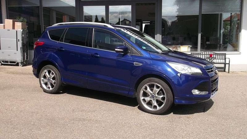 Gebraucht Ford Kuga Individual 150 PS (110 kW) 2016 Indicblau metallic SUV