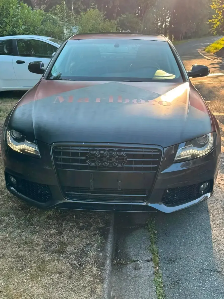 Gebraucht Audi A4 120 PS (88 kW) 2011 Schwarz Limousine