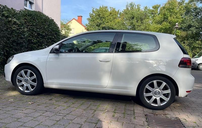 Gebraucht VW Golf VI Highline 140 PS (102 kW) 2009 Weiß Kleinwagen