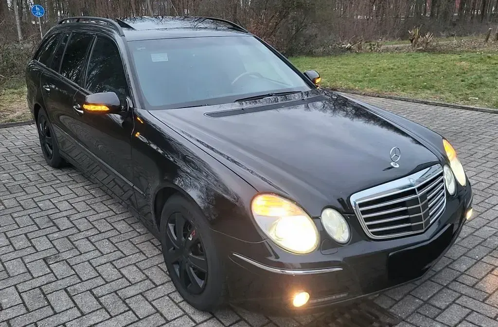 Gebraucht Mercedes E320 Avantgarde 224 PS (164 kW) 2007 Schwarz Limousine