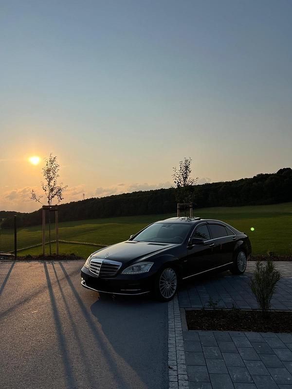Schwarz Gebraucht 2010 Mercedes S400 Limousine | 13.500 € (Superpreis) - Bild 1/4