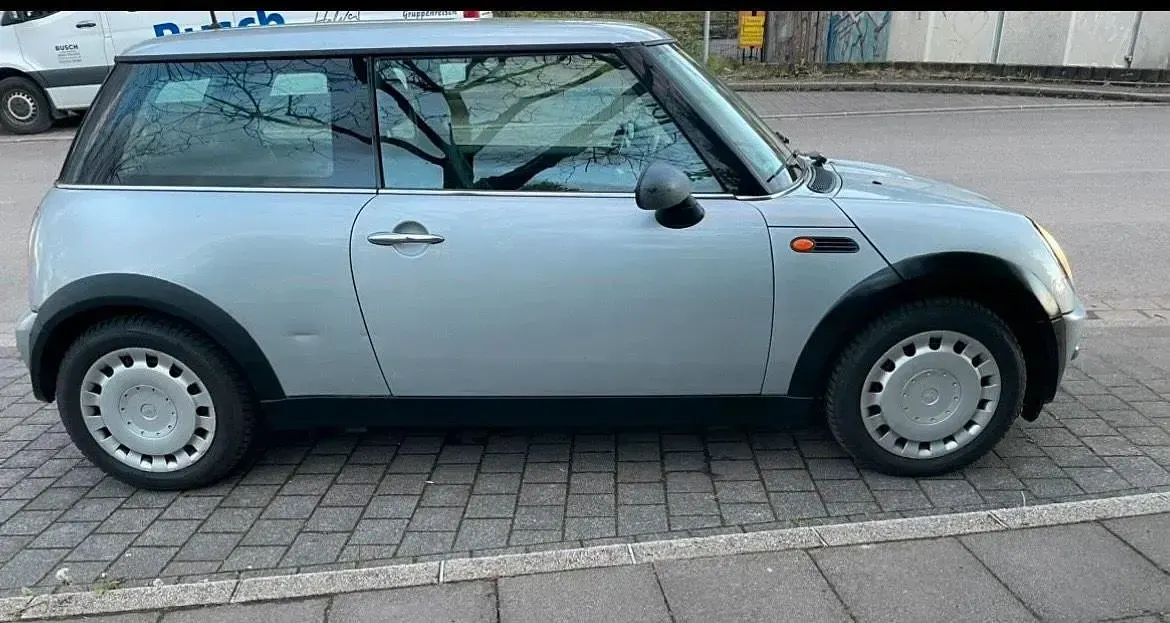 Używany Mini Cooper 90 KM (66 kW) 2004 Srebrny Hatchback