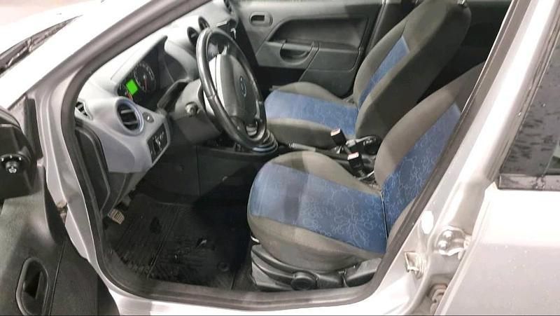 Gebraucht Ford Fiesta 80 PS (58 kW) 2008 Grau Kleinwagen