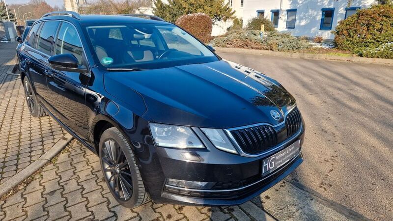 Schwarz Gebraucht 2020 Skoda Octavia Style Kombi | 12.000 € - Bild 1/4