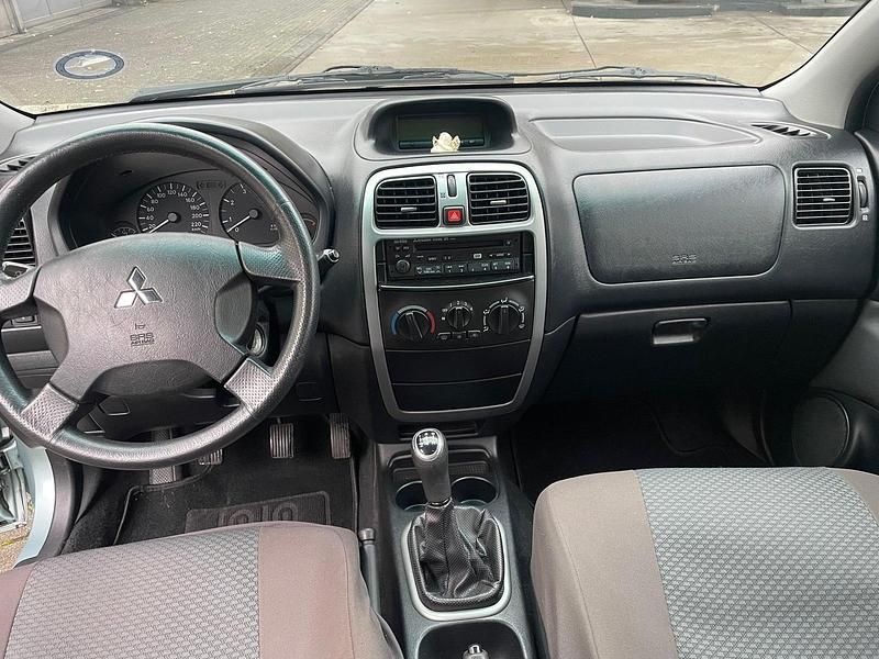 Gebraucht Mitsubishi Space Star 102 PS (75 kW) 2004 Grün Van / Kleinbus