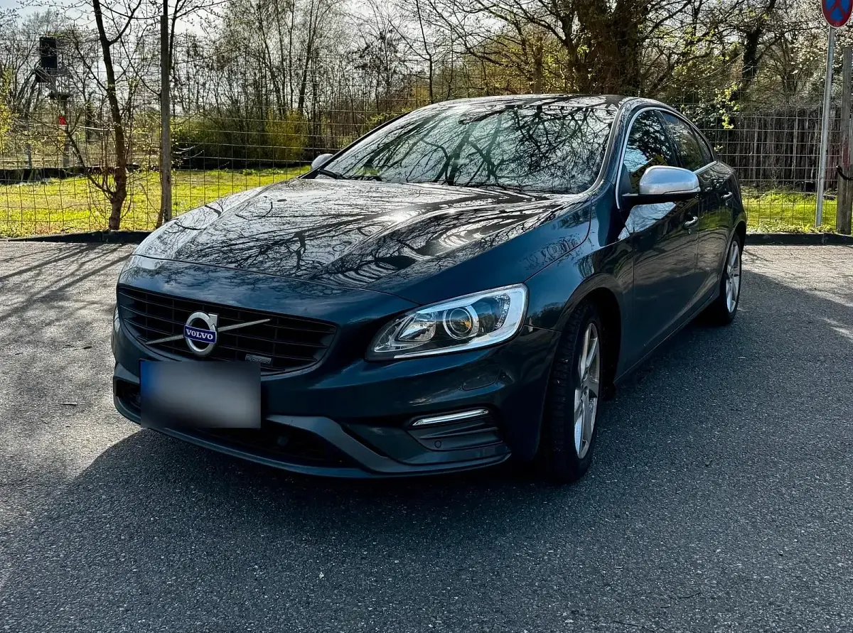 Gebraucht Volvo S60 R-Design Momentum 163 PS (119 kW) 2013 Grau Limousine