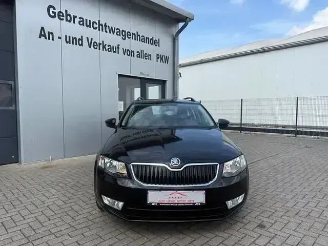 Gebraucht Skoda Octavia Ambition 105 PS (77 kW) 2014 Cerna magic/black magic Kombi