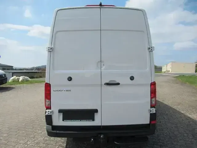 Second-hand VW Crafter 130 CP (95 kW) 2020 Alb Van