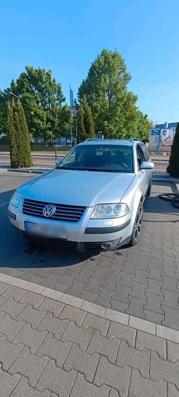 Silber Gebraucht 2003 VW Passat Kombi | 3.500 € (Teuer) - Bild 1/4