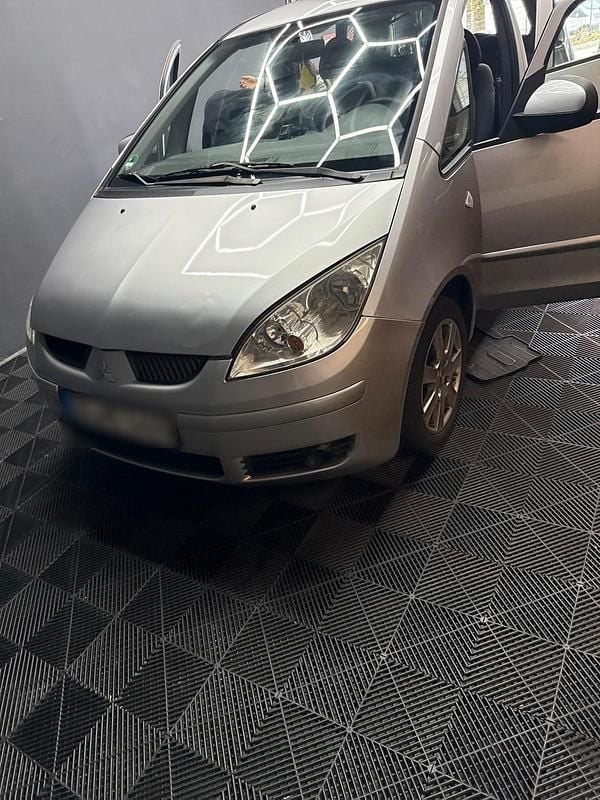 Gebraucht Mitsubishi Colt 95 PS (69 kW) 2006 Silber Limousine